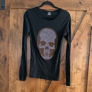 E.vil long sleeve at Shirt with crystal skull  size medium.